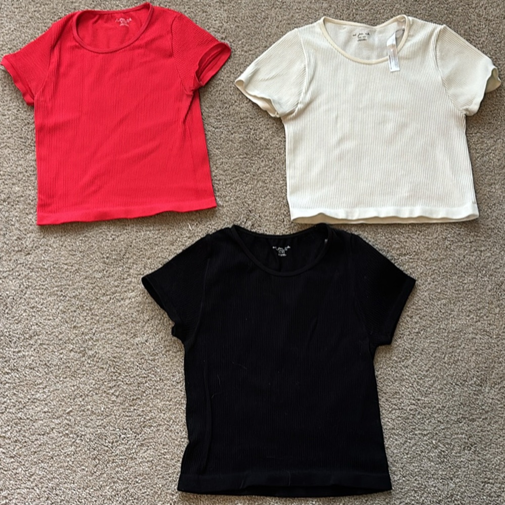 Urban Outfitters Vibrant Black, White and Red Short Sleeve Tees